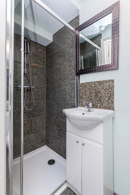 Watford General Suites Esterno foto